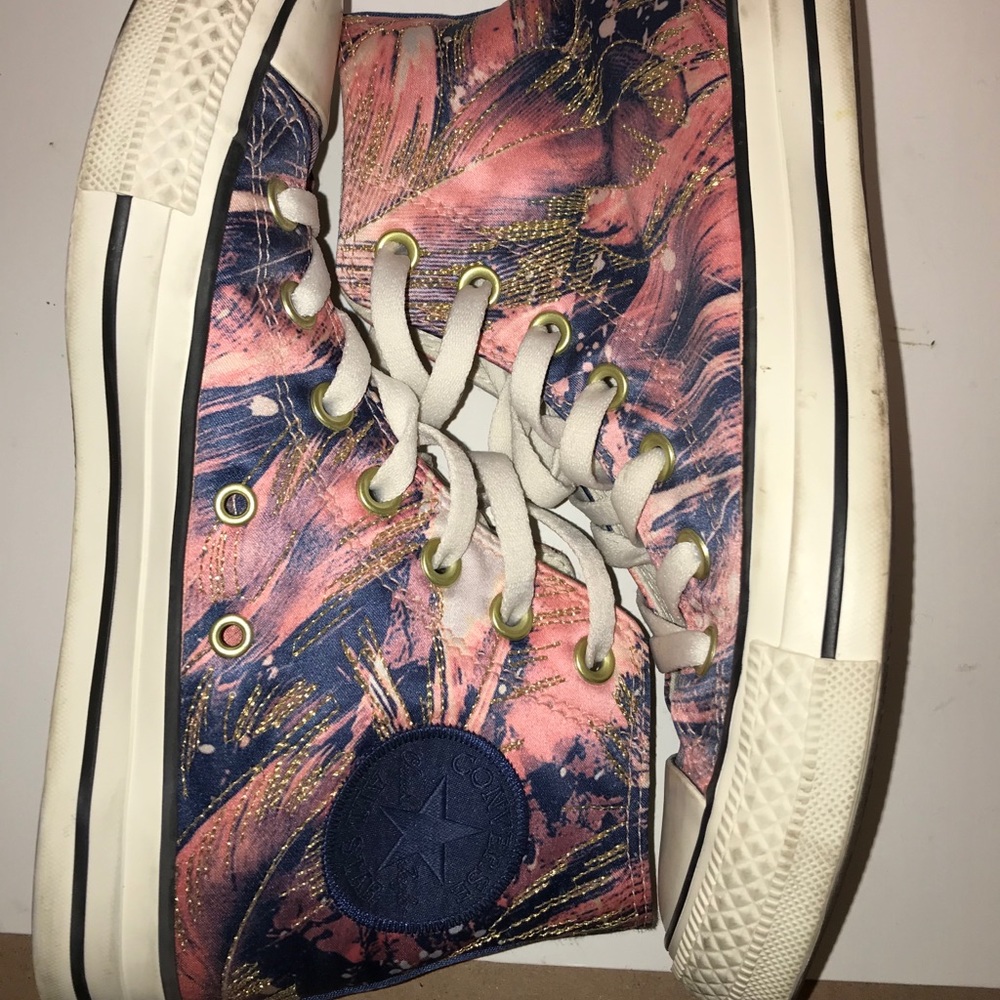 Bubblegum converse size 7